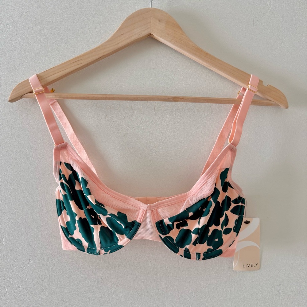 Lively NWT Pink and Green Underwire Bra with Adjustable Straps